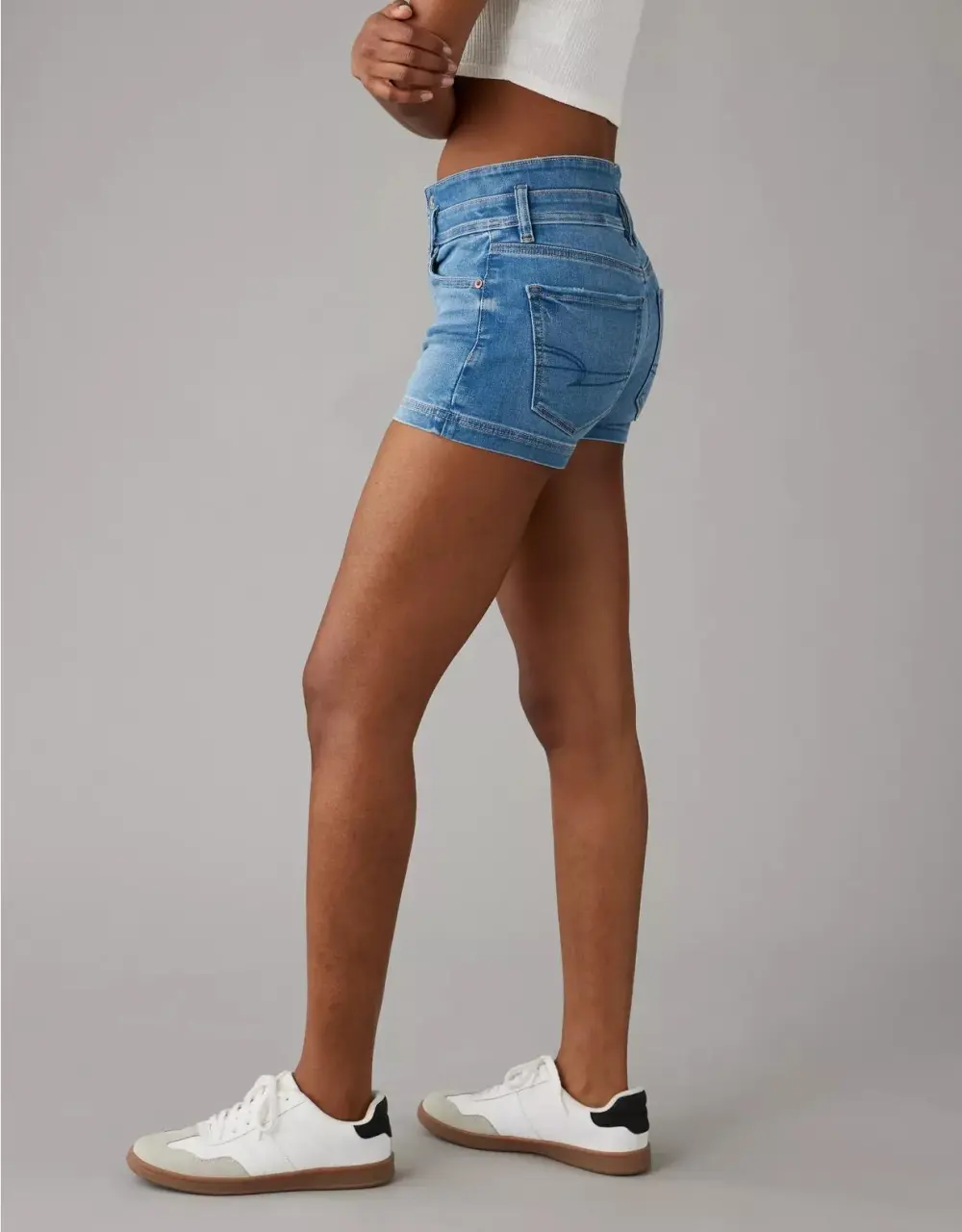 70555997-F653-06EA-2CCD-57661CD9C78F.webp